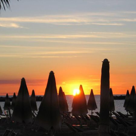 Hotel Carillon Bellaria-Igea Marina Ngoại thất bức ảnh